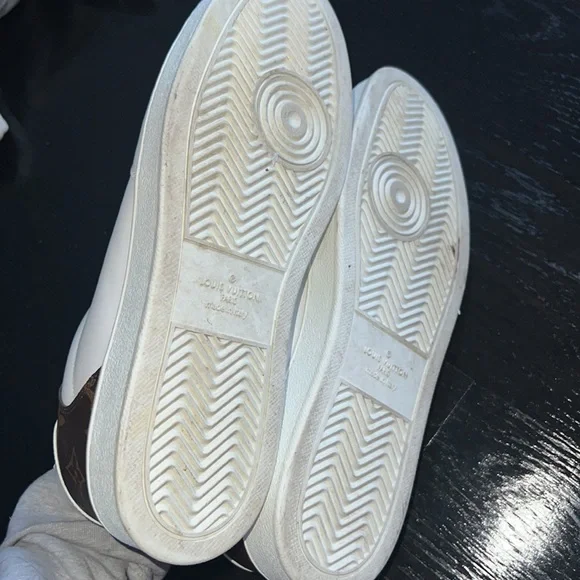Men’s Louis Vuitton Sneakers - Picture 4 of 6